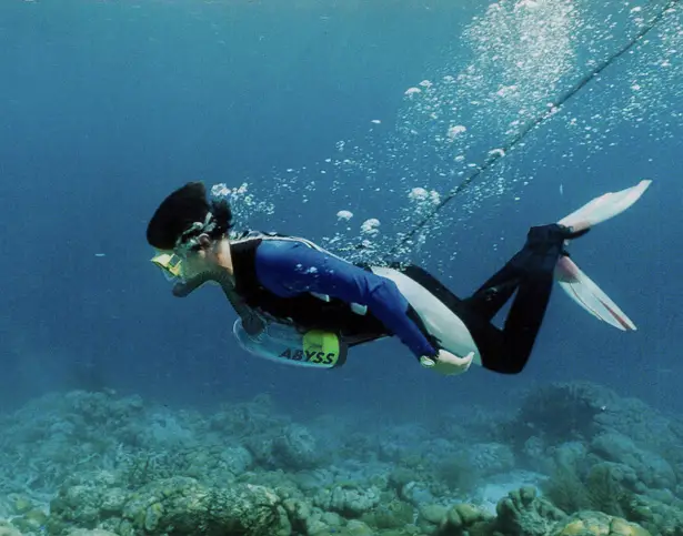 Exolung Underwater Breathing Device by Jörg Tragatschnig