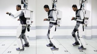 A Mind-Controlled Exoskeleton Suit Makes Paralyzed Man Walks Again