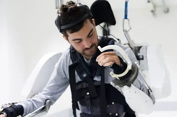 A Mind-Controlled Exoskeleton Suit Makes Paralyzed Man Walks Again by Lancet Neurology