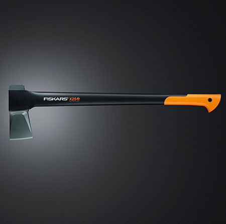 fiskars-x-range-axes-by-fiskars-r&d-and-billnäs