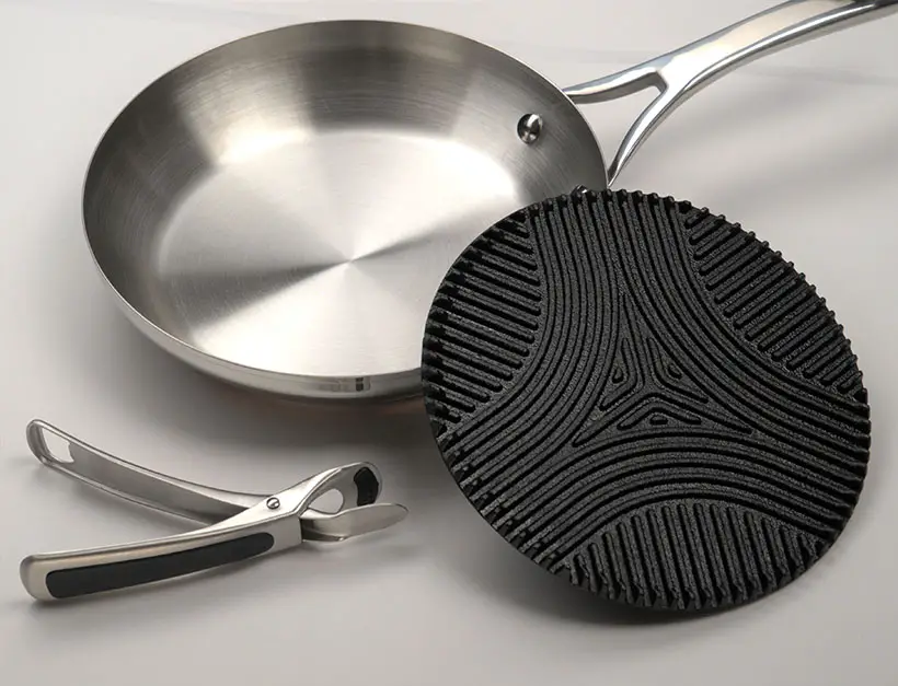 Flagship Light Turns Any Skillet Into Cast Iron Grill