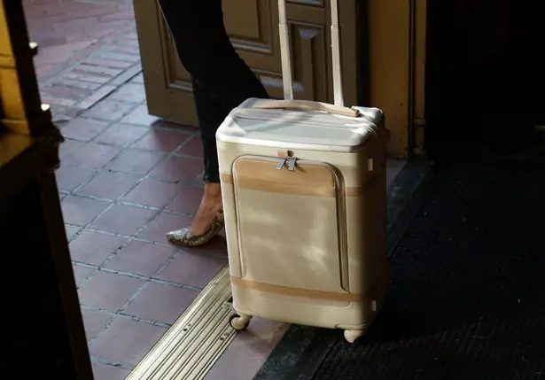 Floatti Super Suitcase by Andrea Ponti