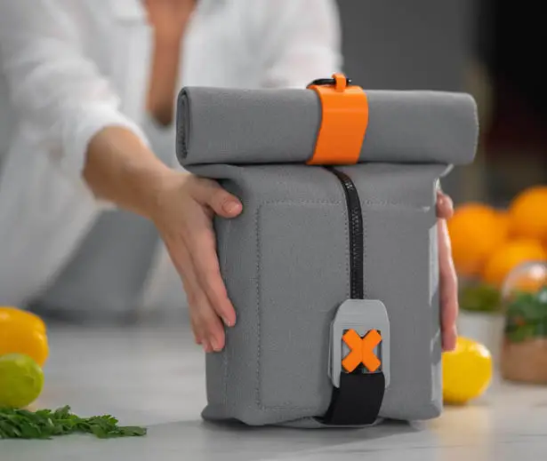 FoldEat - Cool, Portable Lunchbox Unfolds Into an Eating Mat Set