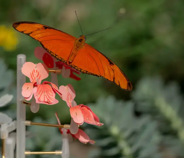 Food for Buzz - Artificial Flowers for Urban Bees by Matilde Boelhouwer