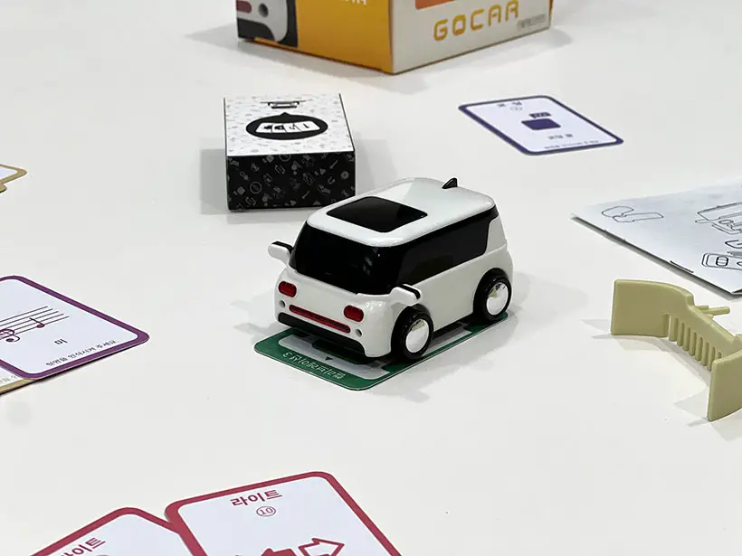 GoCar - Bi-Robot Educational Toy by Mark&Draw Design