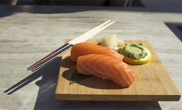 Gravity Chopsticks : Self-Elevating Chopsticks to Ensure The Eating Tips Stay Clean