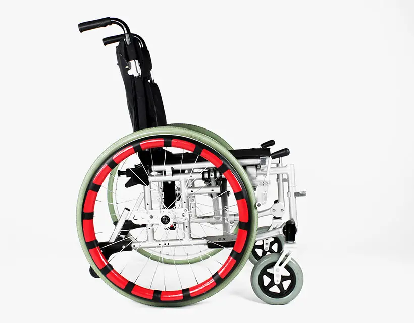 Grip Wheelchair Rim Cover by Lorcan Looney, Bryce Cormack, and Leah Deegan