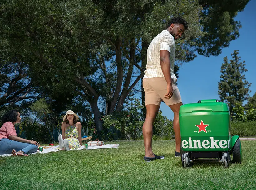 Heineken B.O.T. - A Heineken Robot Cooler That Follows You