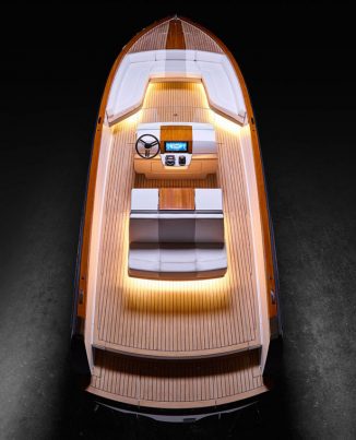 Hinckley Dasher Electric Yacht is Powered by Dual BMW i3 Lithium Ion Batteries