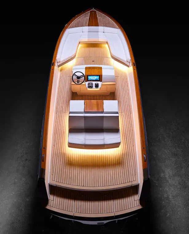 Dasher Electric Yacht by Hinkley