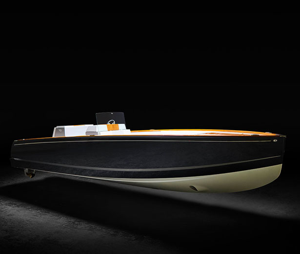 Dasher Electric Yacht by Hinkley