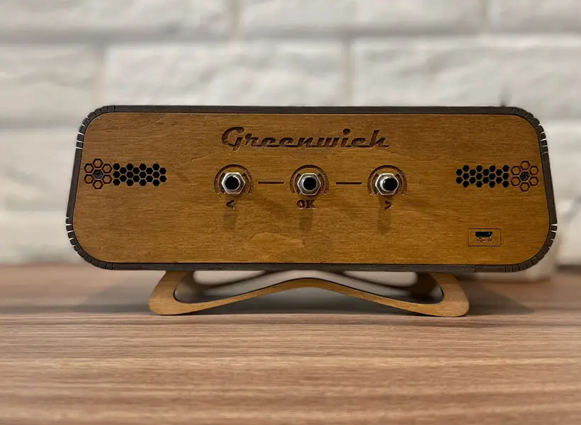 Retrofuturism In-4 Nixie Tubes Clock by GreenWichStore