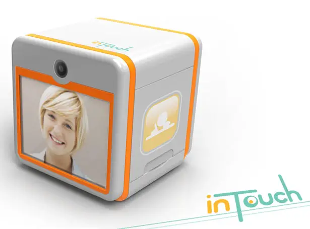 In Touch Communication Device Helps Students Abroad Sharing Their Lives with Their Family Members Back Home