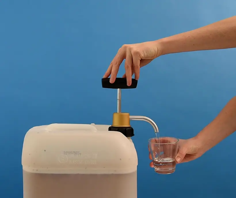 Jerry - Jerry Can Water Filter Tool