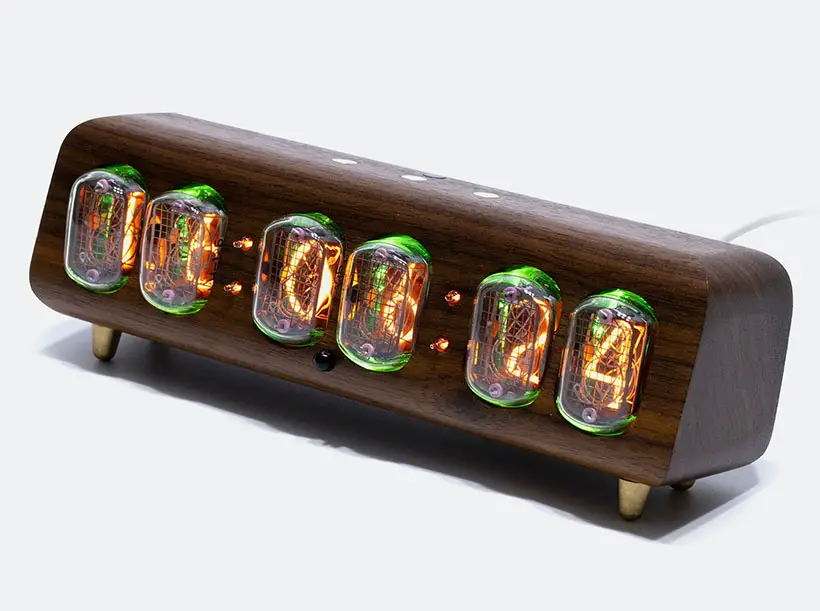 Keebmonkey IN12 Walnut Nixie Clock