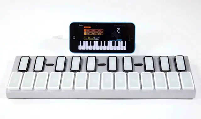Keys Modular Keyboard for Mobile Musicians