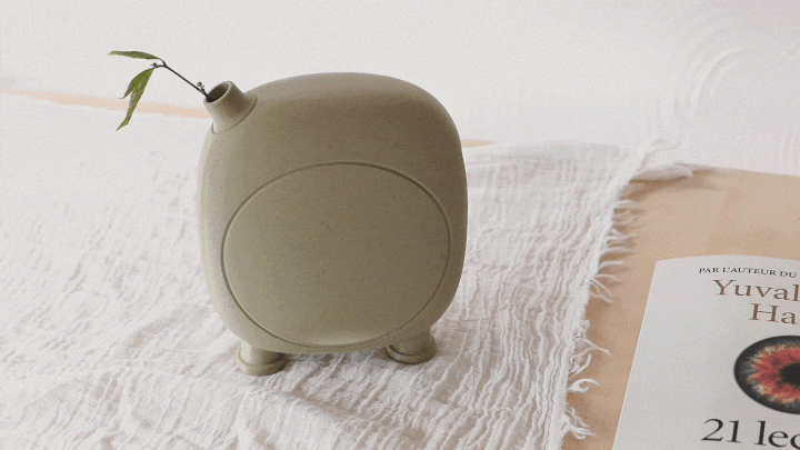 Kodo Pottery Ceramic Alarm Clock by Pascal Grangier