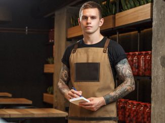 Canvas Apron with Leather Pocket Sends Off Masculine Vibe