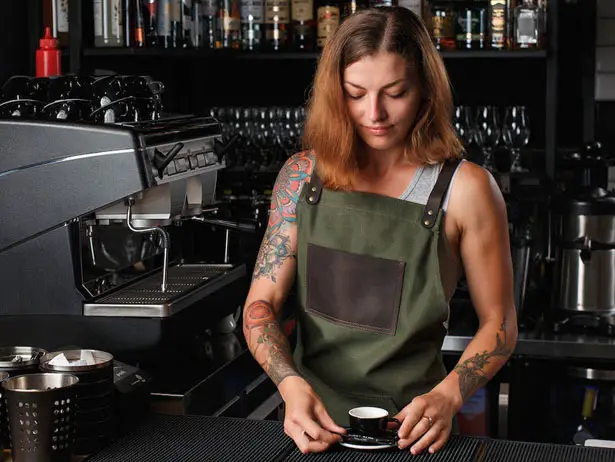 Canvas Apron with Leather Pocket Sends Off Masculine Vibe