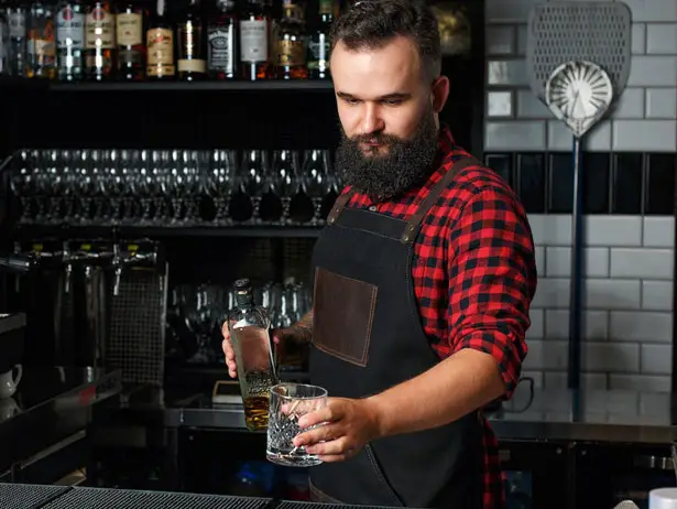 Canvas Apron with Leather Pocket Sends Off Masculine Vibe