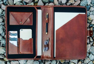 Personalized Leather Document Holder – It’s Classic and Elegant