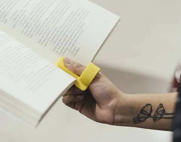 LECTOR by Francisco Javier Abarca Mella: Accessory for Book Reading While Standing