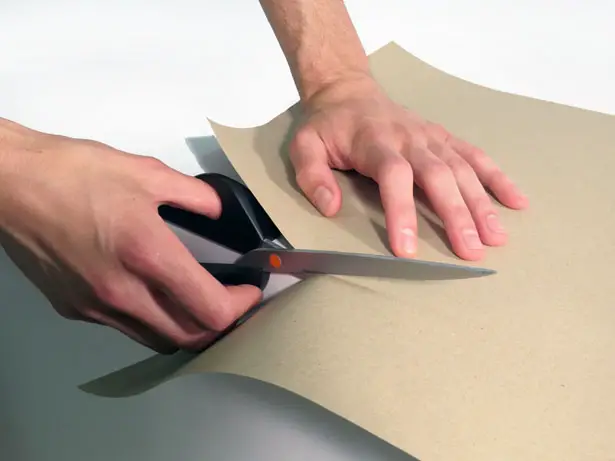 Linear Scissors Can Cut a Straight Line Easily Without Pre-Marking