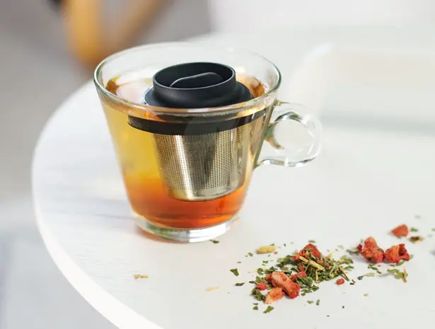 LIPPA Floating Tea Infuser by Brian Khouw