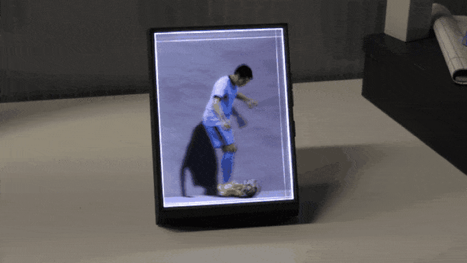 Looking Glass Portrait - Holographic Display That Brings Hogwarts Moving Portraits to Reality