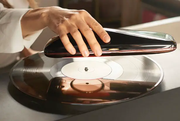 LOVE - World's First Intelligent Turntable by Yves Behar