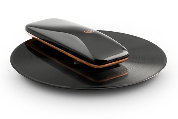 LOVE - World's First Intelligent Turntable by Yves Behar