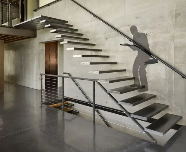 Luke Stairwalker Provides Better Support for Elderly People When Climbing The Stairs