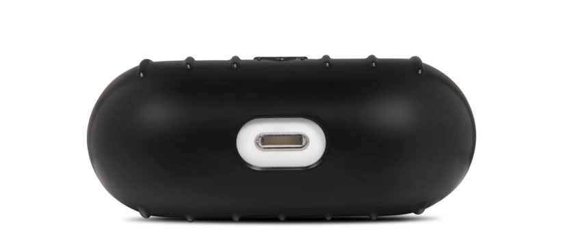 RIMOWA AirPods Pro Matte Black Case Also Supports Wireless RIMOWA AirPods Pro Matte Black Case Also Supports Wireless