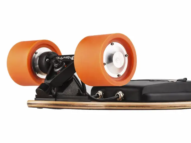 Maxfind Electronic Skateboard with Wireless Remote Control