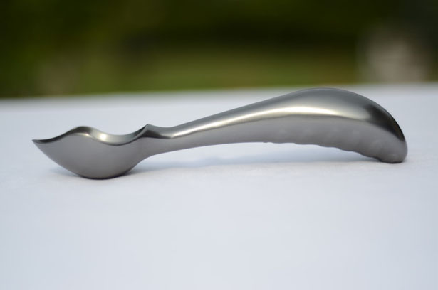 Midnight Scoop - Ergonomic Ice Cream Scoop by Michael Chou