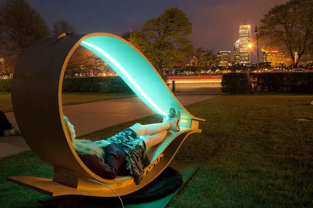 MIT Soft Rocker Solar Powered Sun Lounger