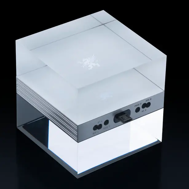 Mobiado m|Cube Luxury Charger Stand Is Made of Glass Cube