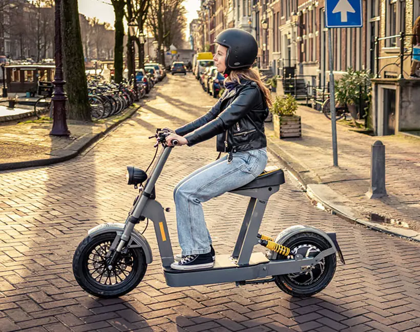 Muze Electric Scooter by Studio Rotor