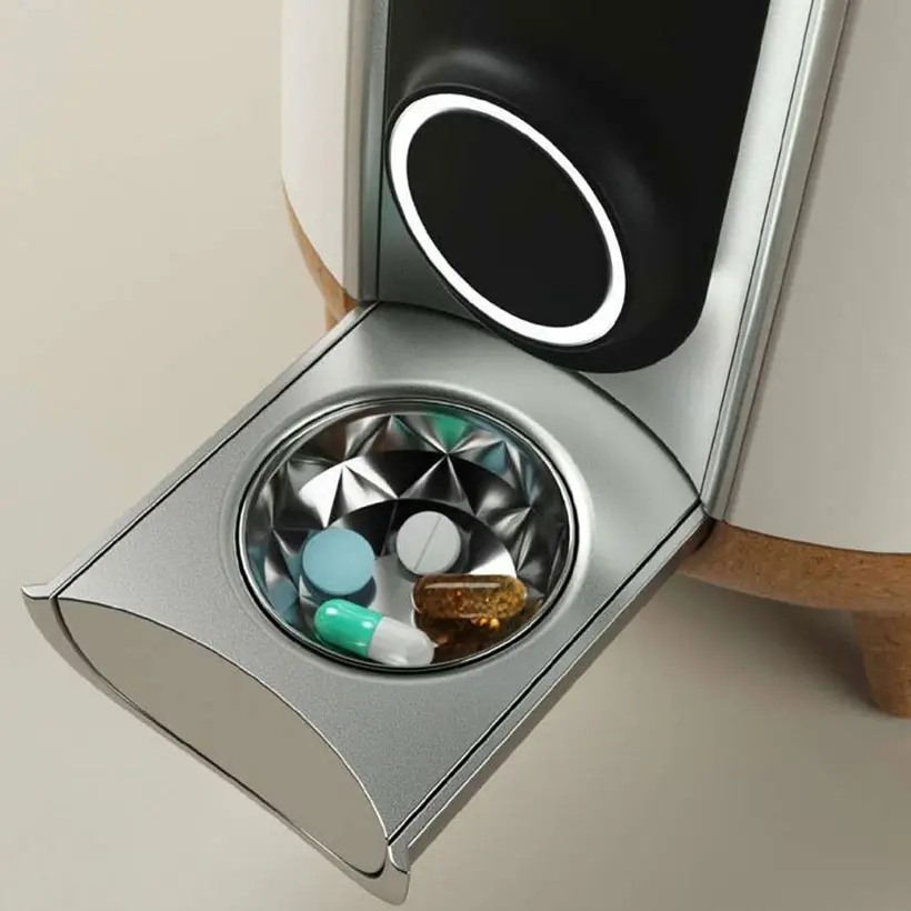 Mymemo Pill Dispenser by Studio Volpi