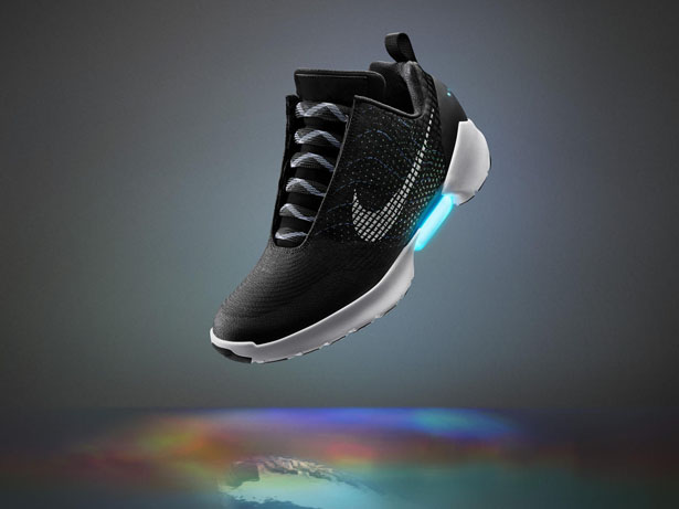 Nike HyperAdapt 1.0 : A Pair of Sneakers with Adaptive Lacing