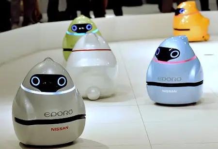 nissan eporo robot car