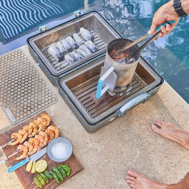 Nomad Portable Smoker and Grill Looks Like One of James Bond's Suitcase