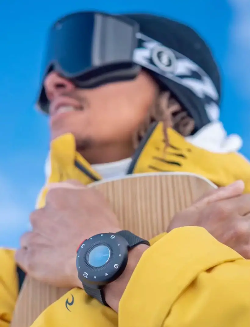 O-BOY - Satellite Rescue Watch Connects You to Safety at All Time