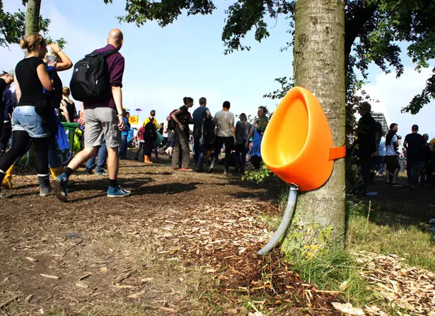 P-TREE : Temporary Tree-Friendly Urinal by Aandeboom