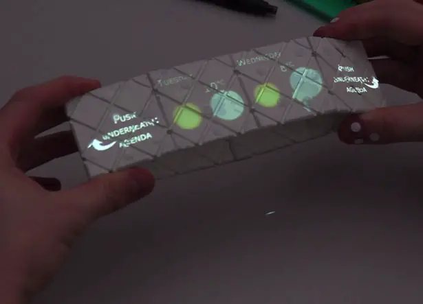 Paddle Shapeshifting Smartphone Inspired by Rubik's Puzzle