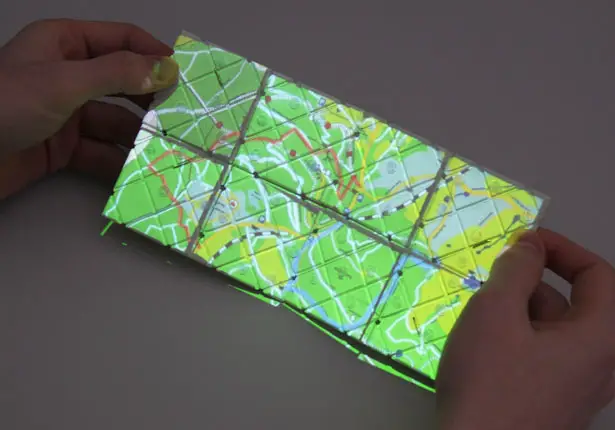 Paddle Shapeshifting Smartphone Inspired by Rubik's Puzzle