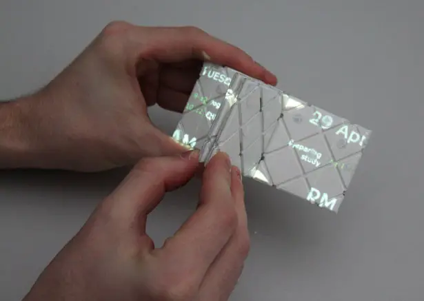 Paddle Shapeshifting Smartphone Inspired by Rubik's Puzzle