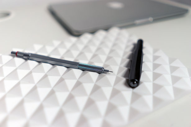 Pen Array : Elegant and Minimalist Pen Organizer