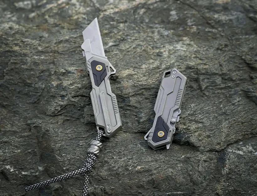 The Phantom 2.0 Titanium Folding Utility Knife