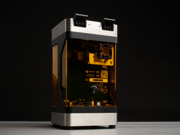 PLUTO World’s Smallest High-Quality 3D Printer by Viktor Banko